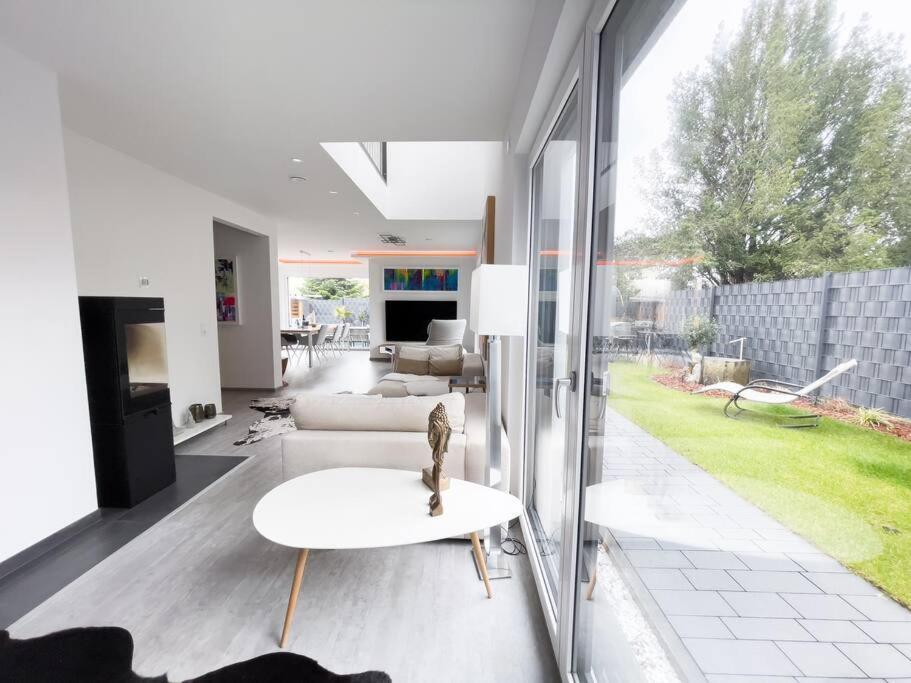 Villa Dreamy Vibes Mit Privatem Pool & Rheinblick Niederkassel Buitenkant foto